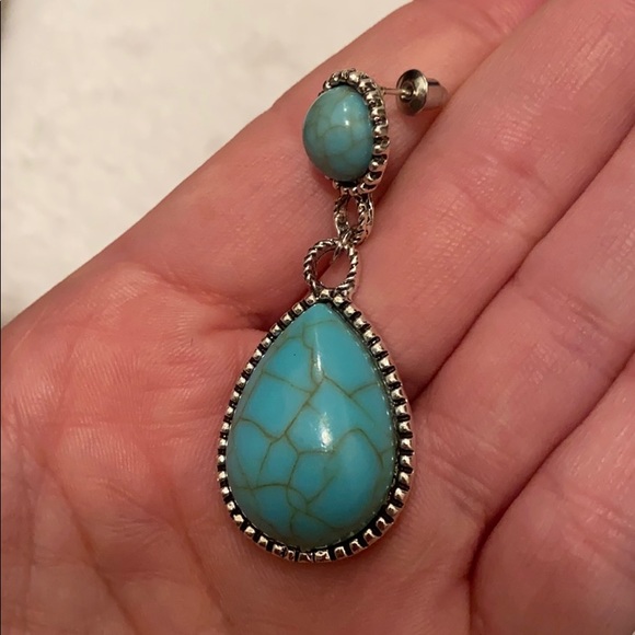 🏆HP🏆🆕Vintage 👀BOHO Tear Drop Turq Earrings - Picture 3 of 3